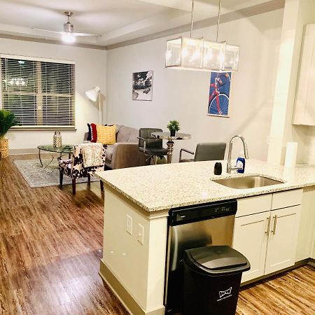 Luxurious And Cozy Apartment In Heart Of Buckhead Атланта Екстериор снимка