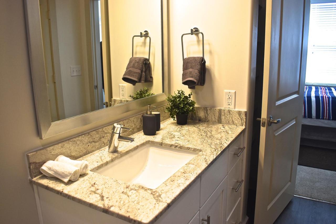 Luxurious And Cozy Apartment In Heart Of Buckhead Атланта Екстериор снимка